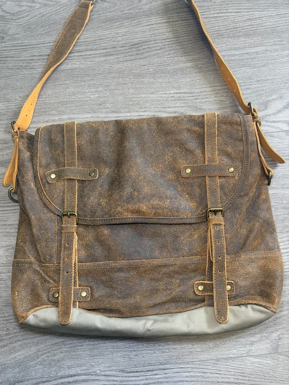 The Territory Ahead brown leather messenger computer bag satchel Vintage Style